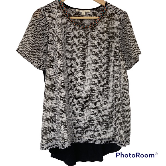 DANIEL RAINN BLACK/WHITE PRINTED SHORT SLEEVED TOP/BLOUSE W/ BRAIDED NECKLINE, S - Picture 1 of 12